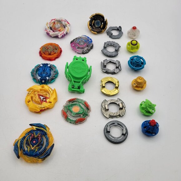 BEYBLADE Takara Tomy Huge Bulk Lot of 21 Pieces Metal - Picture 1 of 7